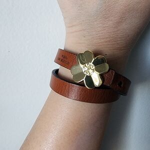 Tory Burch reversible leather wrap clover bracelet